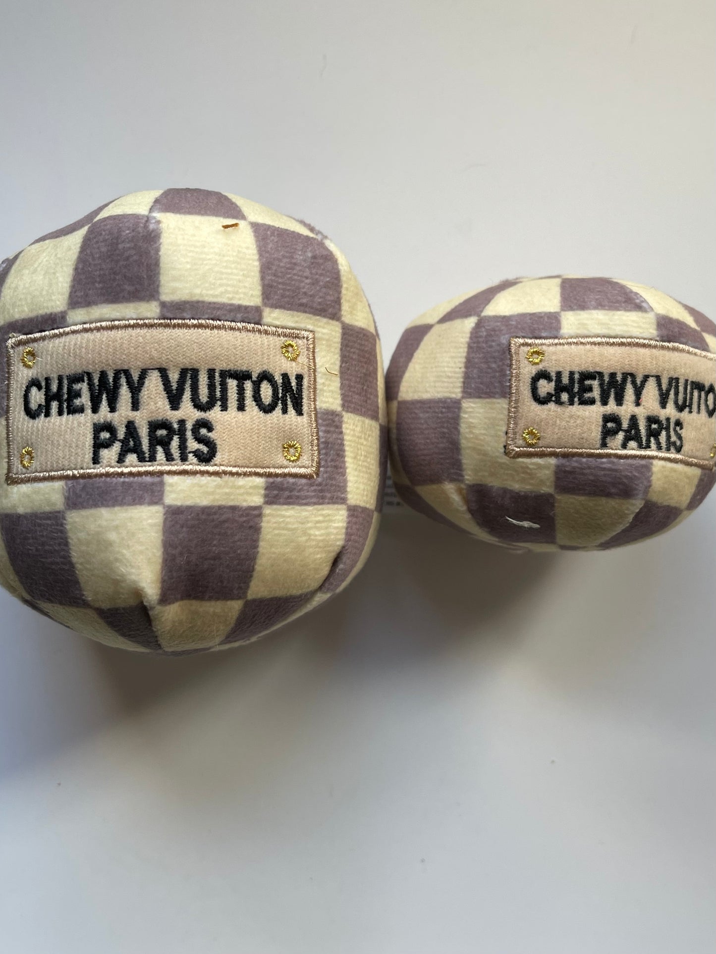 Chewy Vuiton Paris small or large ball